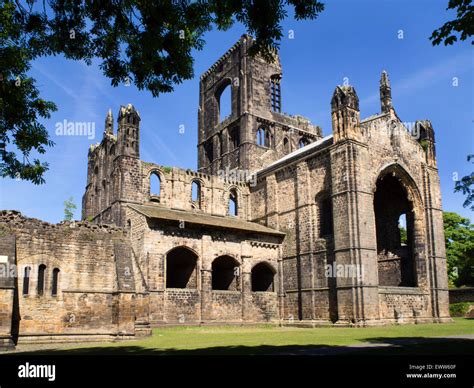 Kirkstall Abbey Kirkstall Leeds West Yorkshire England Stock Photo Alamy