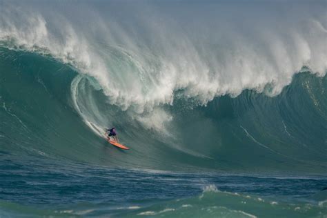 Lifeguard Beats Out Pros To Win Eddie Aikau Big Wave Invitational At Waimea Bay On Oʻahu Big