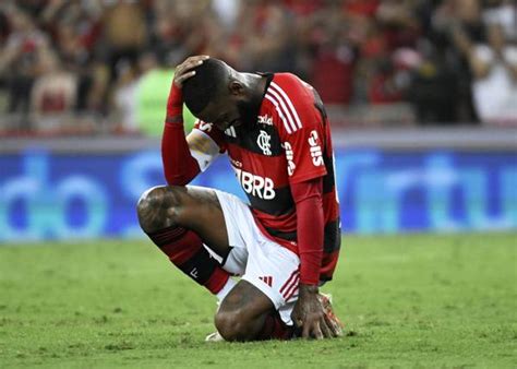 Queda de desempenho do Flamengo no segundo tempo se repete nos últimos