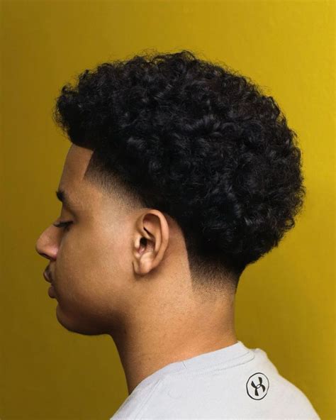 Corte De Cabelo Crespo Masculino 70 Estilos Para Se Inspirar Curly Hair Fade Taper Fade