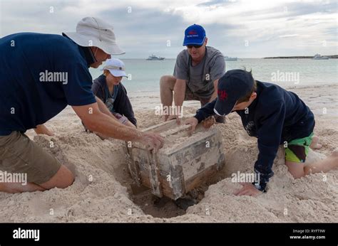 Buried treasure hi-res stock photography and images - Alamy