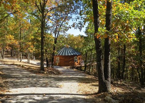 Eureka Springs Treehouses, Hobbit Caves & Castles, Eureka Springs