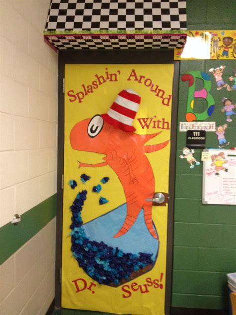 Pin På Dr Seuss Door Decorations