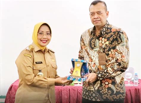 Kementan Ri Usulkan Bupati Erlina Terima Tanda Kehormatan Satyalencana