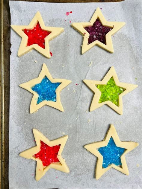 Amazing Stained Glass Cookies - Festive Christmas Cookies