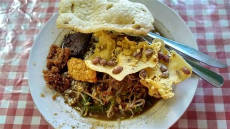 Pecel Rawon Makanan Khas Banyuwangi Topwisata