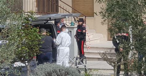 Corridonia Un Anziano Uccide La Moglie E Tenta Il Suicidio La Donna