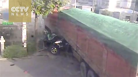 Footage Duo Miraculously Survive After Suv Crushed By Truck Youtube