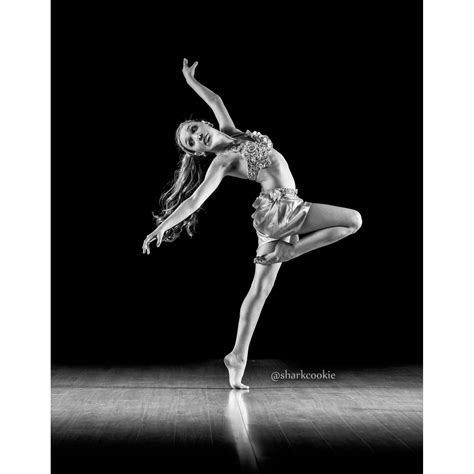 Maddie Ziegler By Sharkcookie Cookiefamous Dance Photography Dance