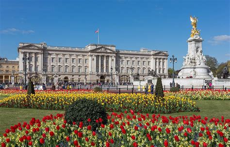 Buckingham Palace combien de pièces contient le palais de la famille