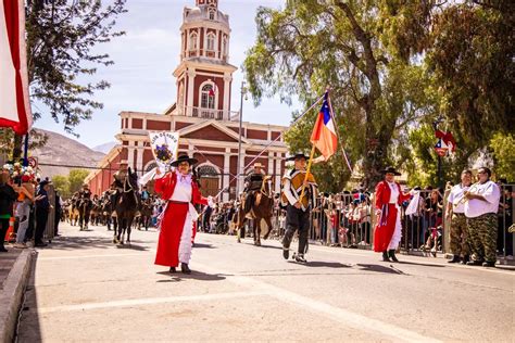 Vicuña celebra con desfile y acto el aniversario 213 de Chile La