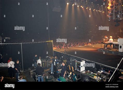 Wembley Arena Status Quo Gig Stock Photo Alamy