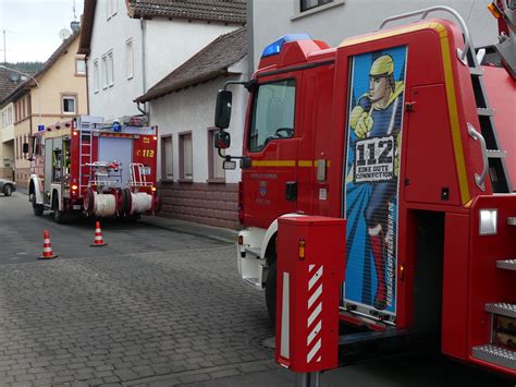 F2Y Feuer Mit Menschenleben In Gefahr