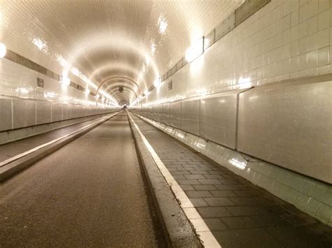 Alter Elbtunnel Arch Journey