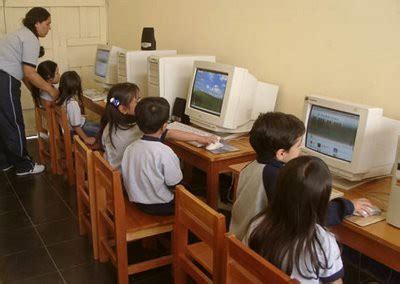 La Tecnología Informática Aplicada a los Centros Escolares