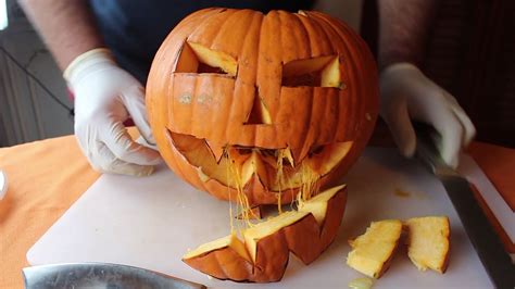 Come Creare E Tagliare La Zucca Di Halloween Il Tutorial Youtube