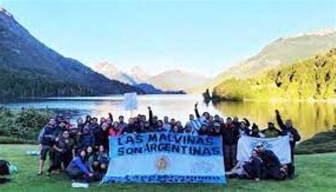 Juan Grabois llegó a Lago Escondido e inició una protesta en la