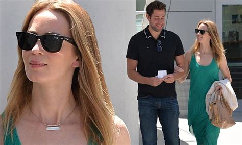 Emily Blunt And John Krasinski Enjoy A Movie Date After Jeniffer Aniston S Wedding Daily Mail