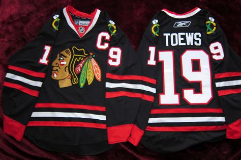 Where to buy lettering kit for Blackhawks' black alternate jersey? : r/hockeyjerseys