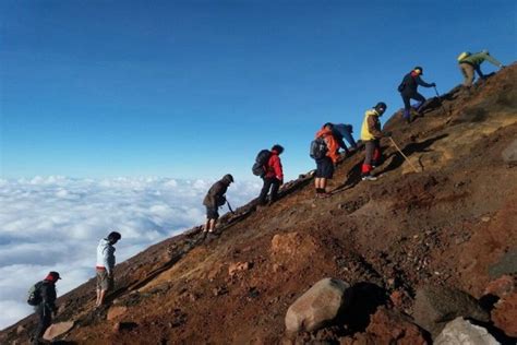 Quiz Jangan Ngaku Pendaki Sejati Kalau Gak Bisa Menebak Nama Gunung Ini