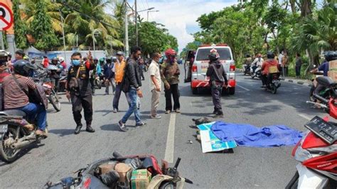 Kecelakaan Maut Pukul 07 00 Wib Seorang Pemotor Wanita Tewas Korban