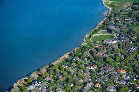 Sylt von oben Ortsansicht an der Meeres Küste in Keitum auf der Insel