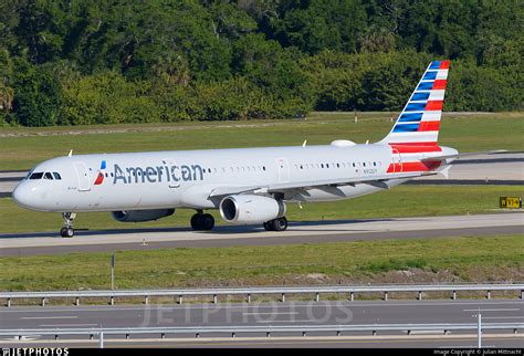 N Uy Airbus A American Airlines Julian Mittnacht Jetphotos