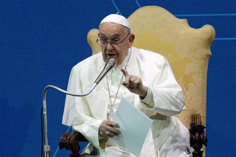 Argentina El Papa Acepta La Dimisi N Del Arzobispo Argentino De La