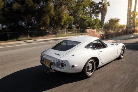 Toyota 2000 GT Japans First Supercar Dyler