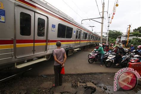 47 Perlintasan Kereta Di Banten Belum Berpalang Pintu ANTARA News