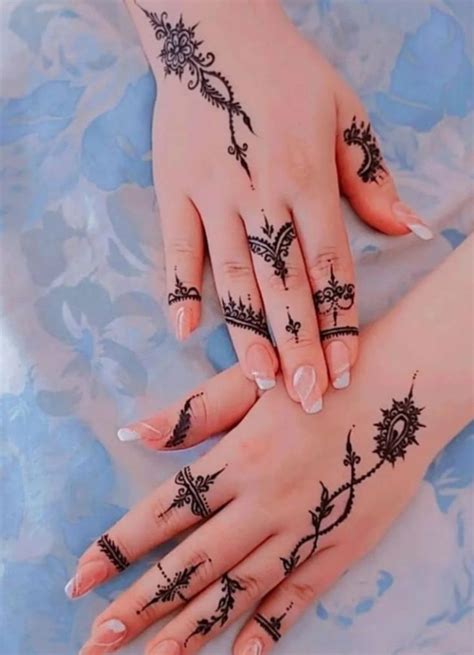 Pin By Bentaieb On Enregistrements Rapides Mehndi Designs For Fingers