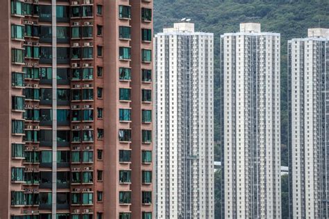 Hong Kong Housing Prices Plunge Most Since On Higher Rates Bloomberg