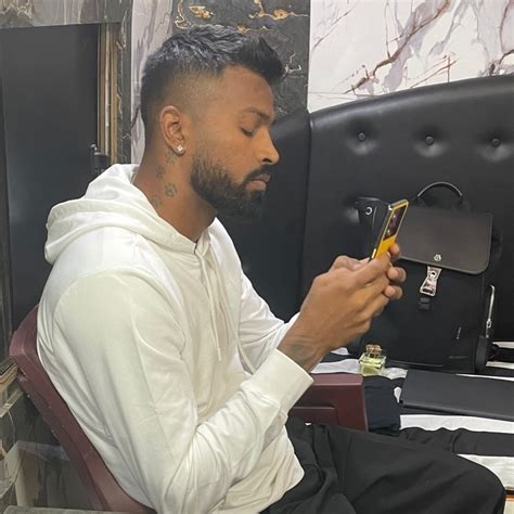 Indian Cricketer Hardik Pandya Spotted Using Upcoming POCO X5 Pro 5G