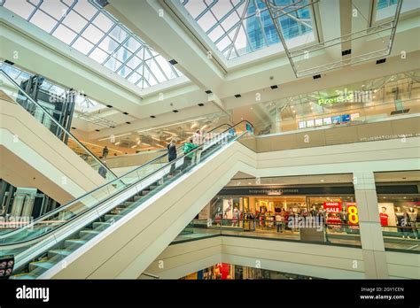 Shopping city centre mall hi-res stock photography and images - Alamy