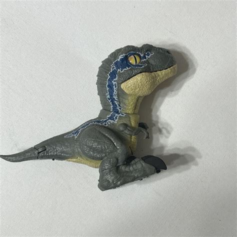 Jurassic World Dominion Uncaged Rowdy Roars Velociraptor Beta Dinosaur