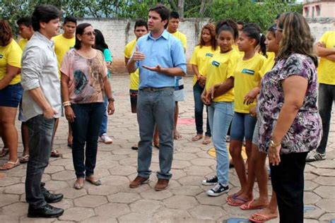 Prefeito conhece trabalho pedagógico desenvolvido na escola Tilma