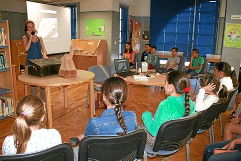 La Biblioteca De Cartaya Premio Mar A Moliner Por El Fomento Y