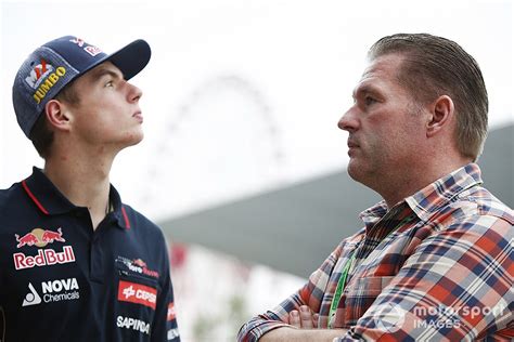 Pai De Max Verstappen Admite Ter Batido Em Piloto Da Red Bull Durante