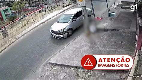 Motorista Perde Controle De Carro Ao Passar Em Quebra Molas Atropela