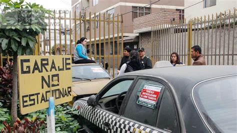 Los Olivos Autos Abandonados Son Retirados De La Vía Pública Lima El Comercio PerÚ