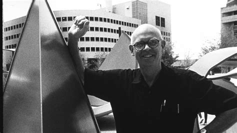 Claes Oldenberg Larger Than Life Pop Art Sculptor Dies At 93