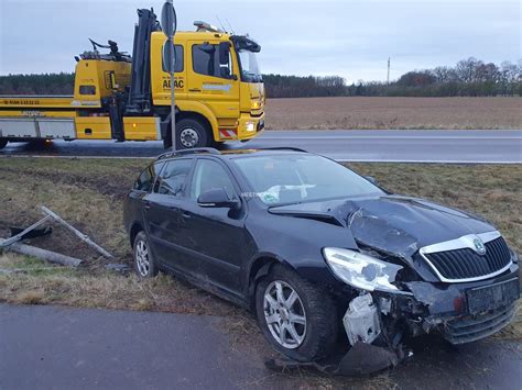 Unfall Auf Der B Bei Genthin