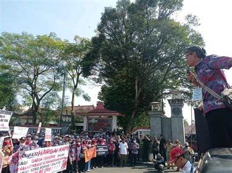 Korlap Aksi Ratusan Perangkat Desa Di Banyumas Takon Bareng Ke