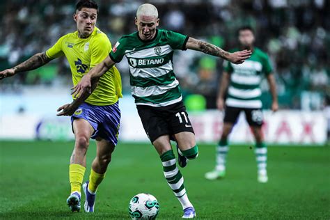 Nuno Santos entre os finalistas ao Prémio Puskás A Primeira Rádio