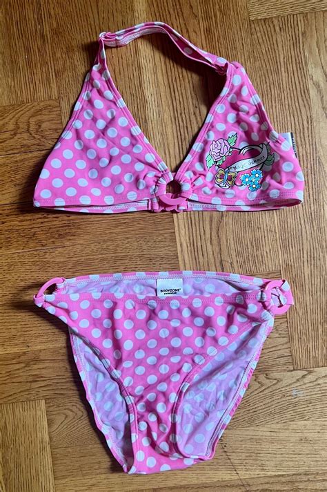 Se produkter som liknar Kapp Ahl rosa bikini storlek på Tradera