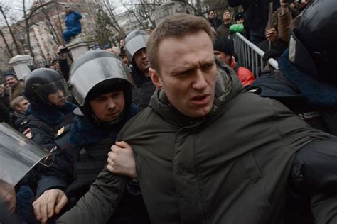 Empoisonnement Navalny Accuse Poutine Et Promet De Rentrer En Russie