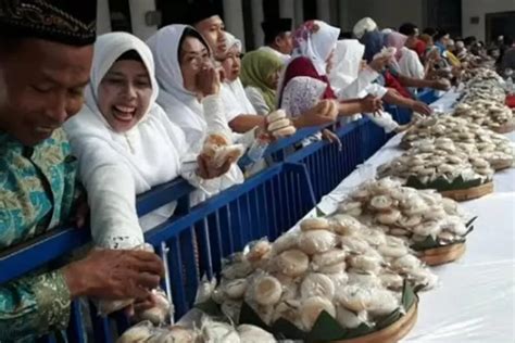 Megengan Tradisi Menyambut Bulan Ramadhan Di Surabaya Ada Kue Apem