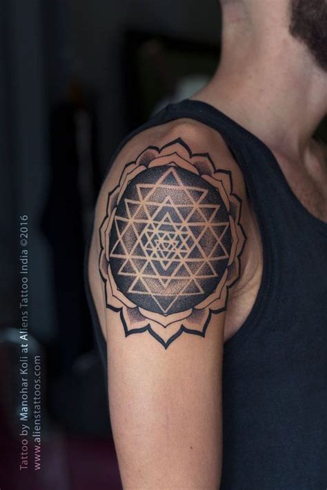 Sri Yantra Mandala Tattoo Yantra Tattoo Tattoos Sri Yantra Tattoo