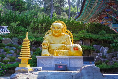 HAEDONG YONGGUNGSA IN BUSAN - The Most Beautiful Temple in Korea