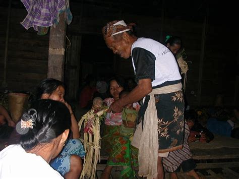 DAYAK BORNEO UPACARA ADAT ARUH GANAL